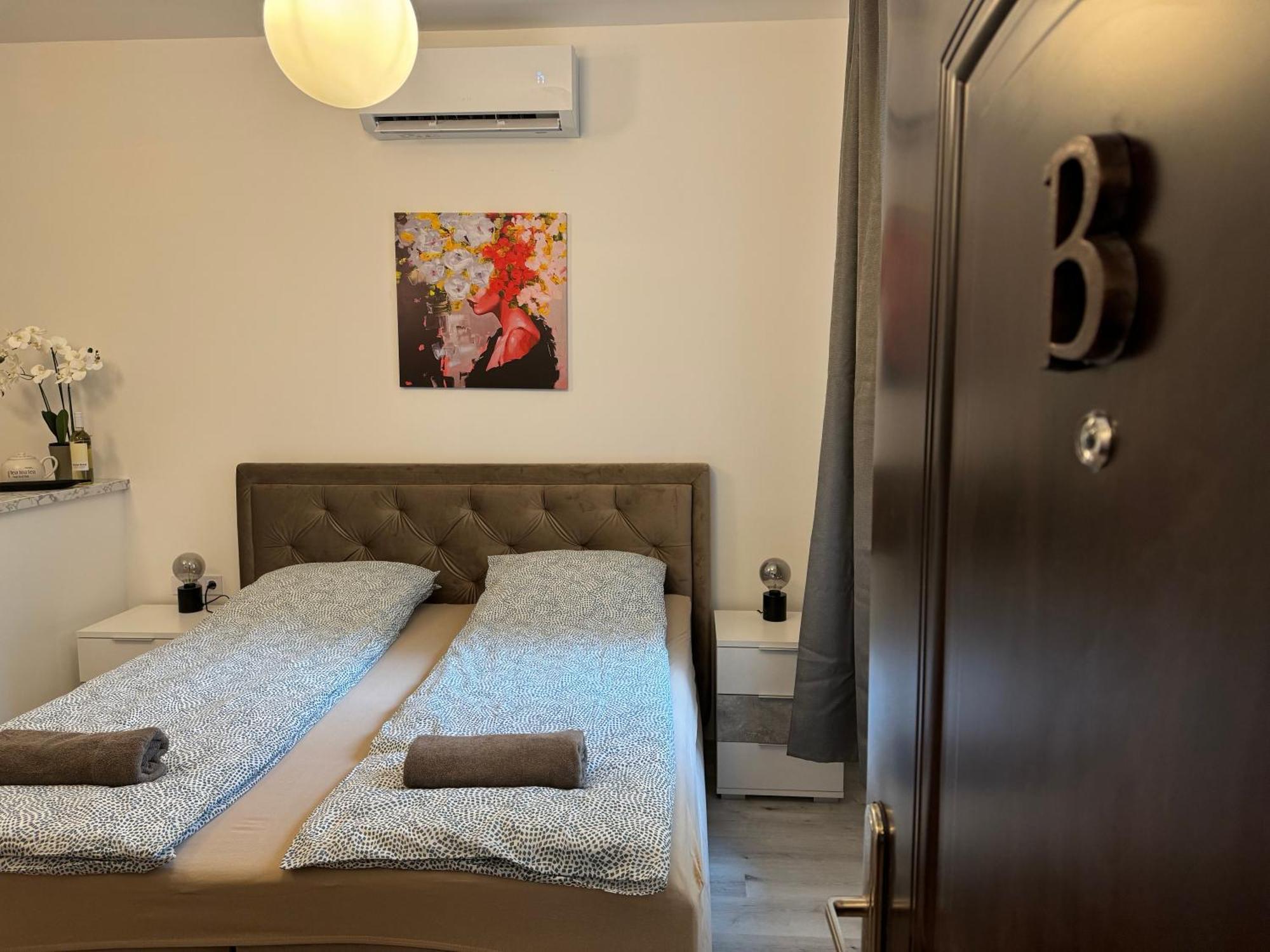 Suzannah By The Danube Apartment Budapest