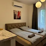 Suzannah Apartment By The Danube