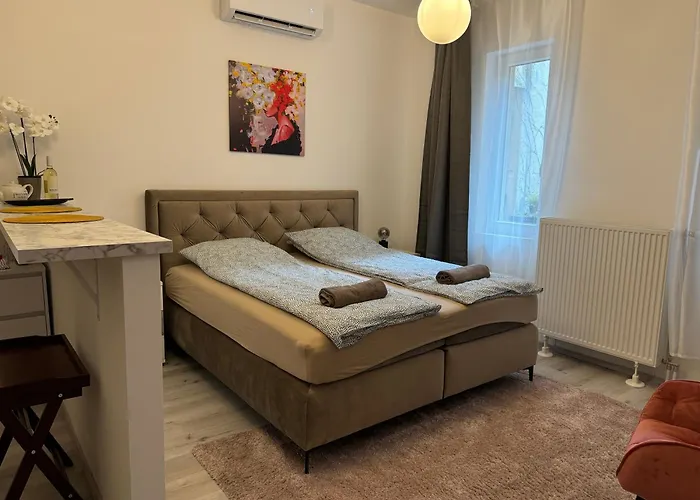 Suzannah Apartment By The Danube